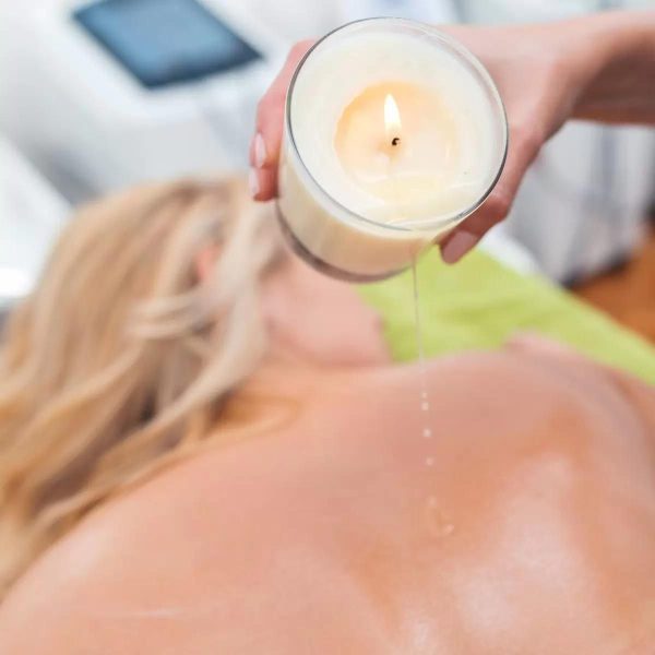 Vela para massagem corporal Massagem beijável Aroma de mel exótico Óleo para massagem sensual Sofisticatto massagem Experiência sensual Massagem aromática Hidratação da pele Massagem íntima Aromaterapia para casais Prazer beijável Vela aromática para massagem Massagem prazerosa Vela não queima a pele Embalagem discreta